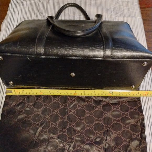 Authentic Gucci Black Leather Zipper Handbag - Picture 12 of 15